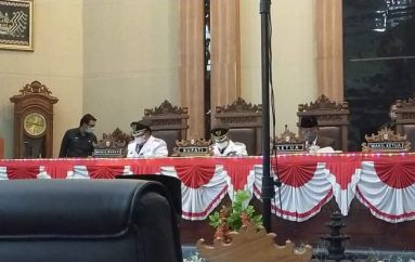 Bupati dan Wakil Bupati Lamtim Sampaikan Pidato Politiknya Pada Paripurna DPRD Lamtim