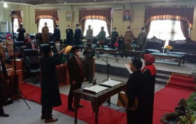 Nawawi Iskandar Resmi Dilantik Wakil Ketua DPRD Lamtim