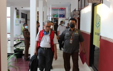 Diduga Korupsi Proyek Rehabilitasi Gedung SMPN 10 Tahun 2017 Mantan Kepsek dan Bendahara Ditahan