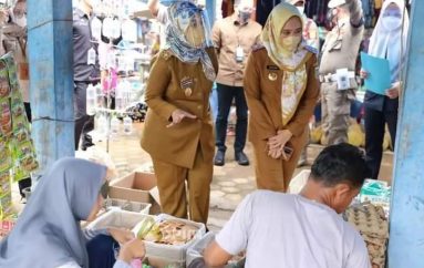 Pemprov Lampung Gelar Operasi Pasar Minyak Goreng di Pasar Bumi Agung