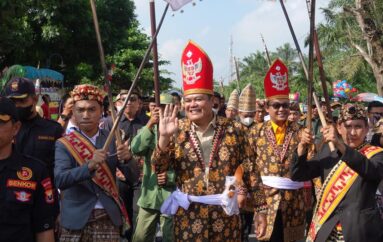 Bupati dan Wakil Bupati Lamteng Ngantor di Kampung Seputih Surabaya
