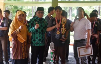 Siswa SMA dan SMP Kartikatama Metro Torehkan Prestasi di Kejuaraan Tinju Gubernur Cup